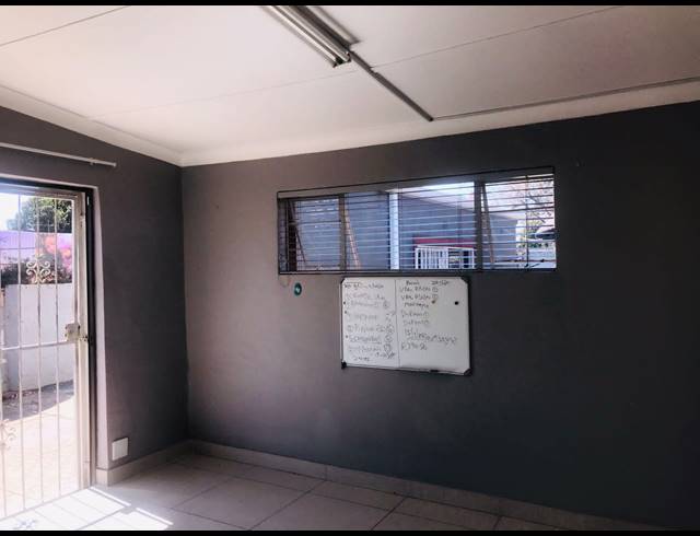 12M² OFFICE TO LET IN DALVIEW